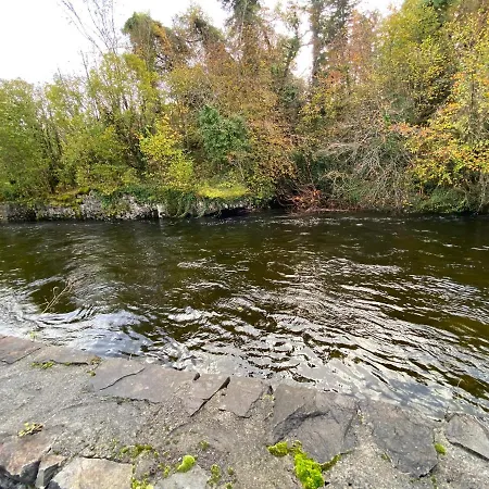Salmon Weir * Cong